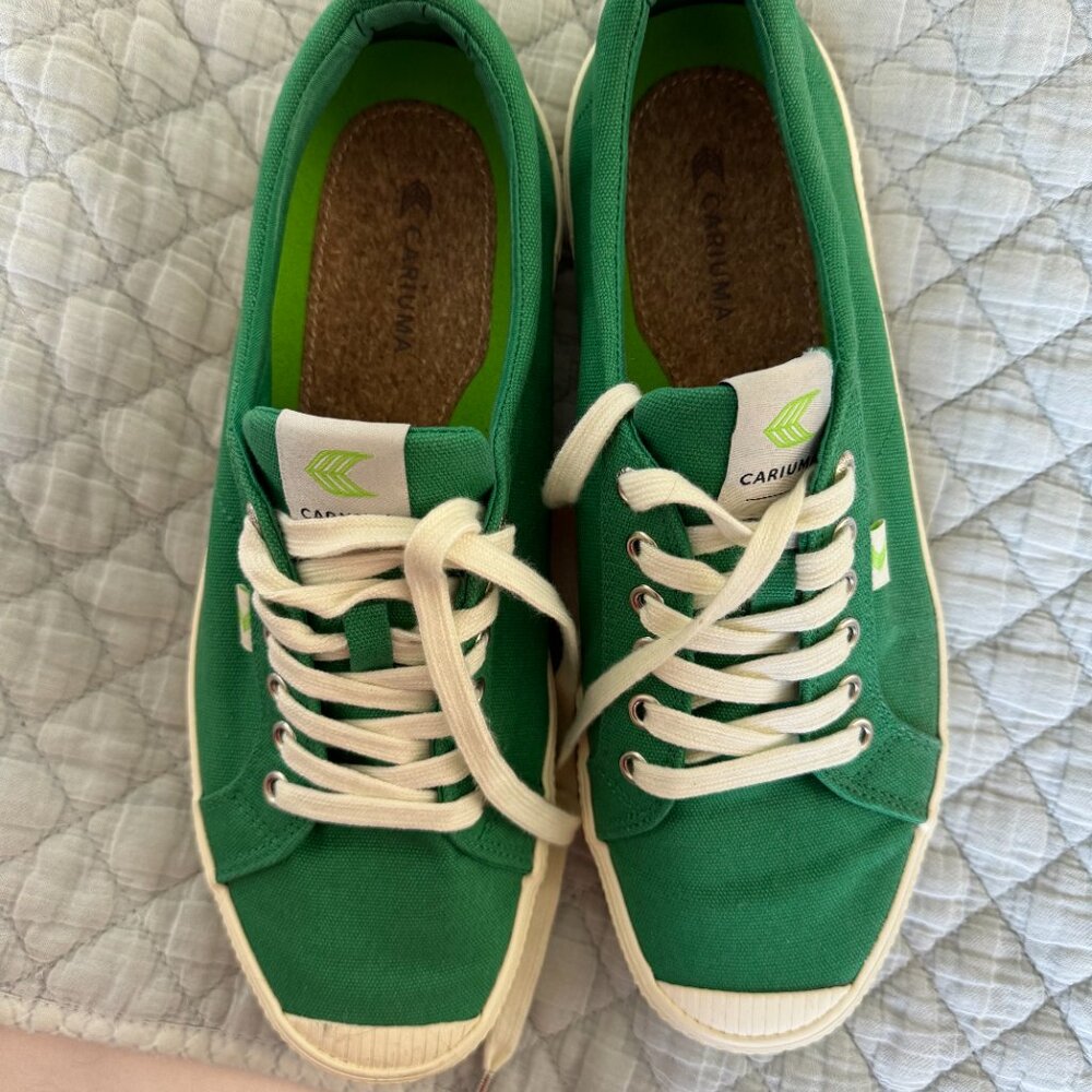 Cariuma Oca Low Green Canvas Sneakers - Men 10.5